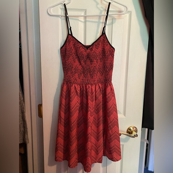 Patterned Dress - Picture 1 of 2